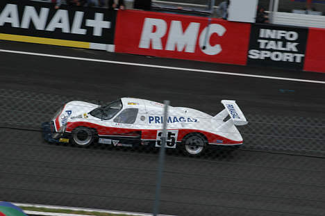 Vi oplevede denne gruppe C racer rulle et par gange op og ned af start/mål langsiden.
(Foto: Motorsporten.dk)